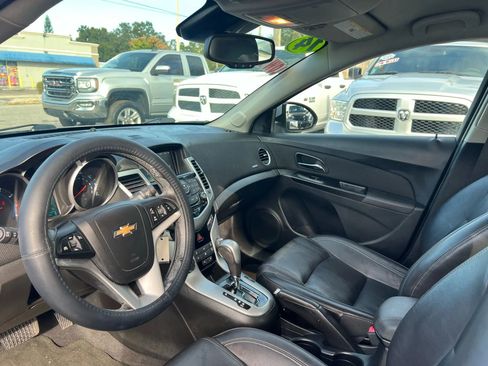 Used 2014 Chevrolet Cruze LT image 9