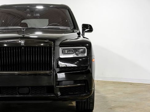 Used 2022 Rolls-Royce Cullinan Black Badge w/ Dark Exterior Package image 53