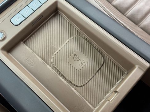 Used 2024 Kia EV9 Land image 32