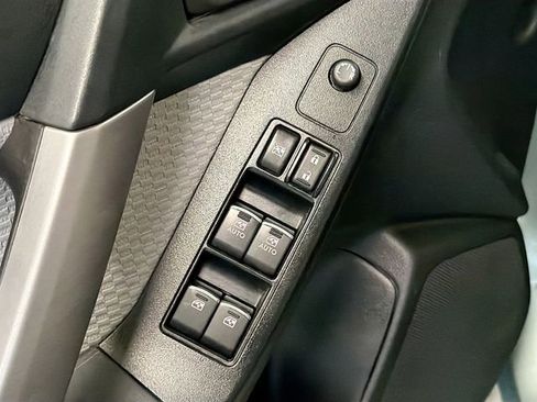 Used 2017 Subaru Forester 2.5i Premium w/ All-Weather Package image 17