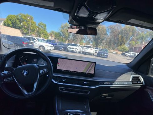 Used 2024 BMW X5 sDrive40i w/ Parking Assistance Package image 11