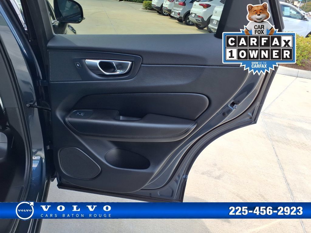 Certified 2023 Volvo XC60 B5 Plus w/ Climate Package AWD/4WD image 17