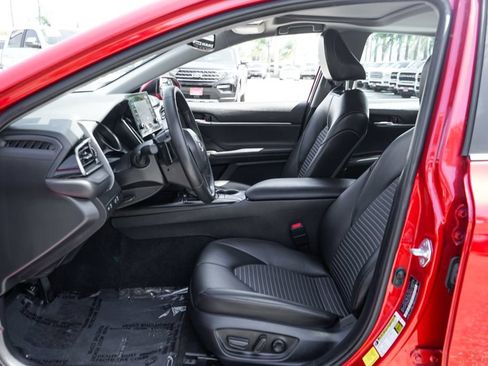 Used 2022 Toyota Camry SE FWD image 16