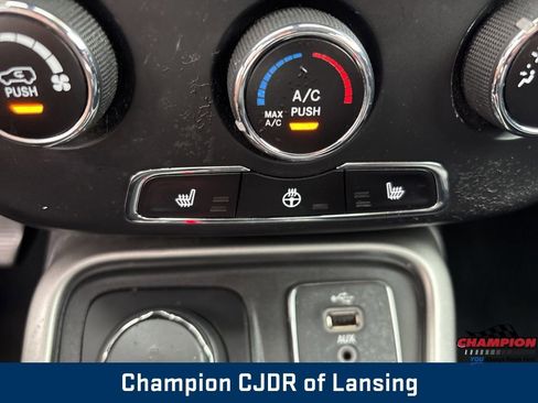 Used 2018 Jeep Compass Latitude w/ Cold Weather Group image 30