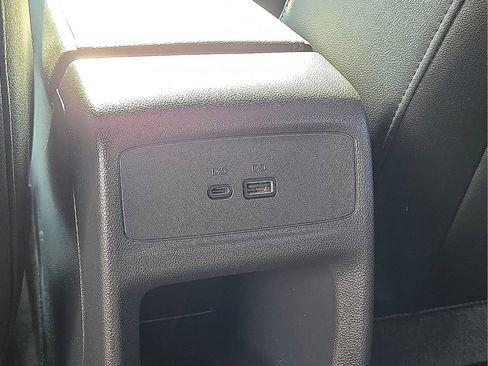 Used 2025 Buick Envista Preferred w/ Convenience II Package image 16