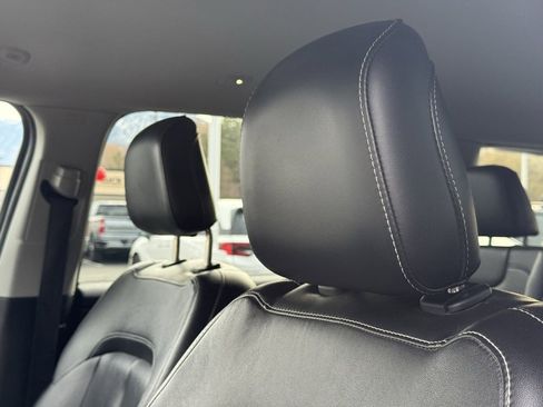 Used 2023 Jeep Grand Cherokee L Limited image 11