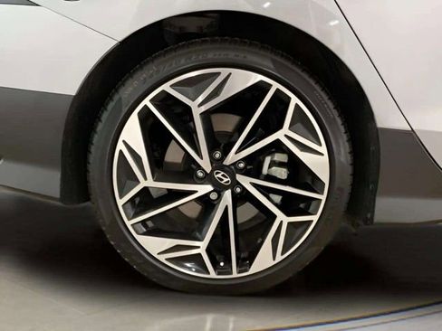 Used 2025 Hyundai Ioniq 6 SEL RWD image 98