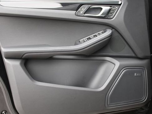 Certified 2026 Porsche Macan AWD/4WD image 14
