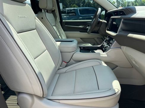 Used 2024 GMC Yukon Denali w/ Advanced Technology Package AWD/4WD image 14