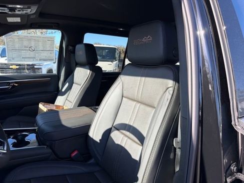 New 2026 Chevrolet Tahoe High Country AWD/4WD image 18