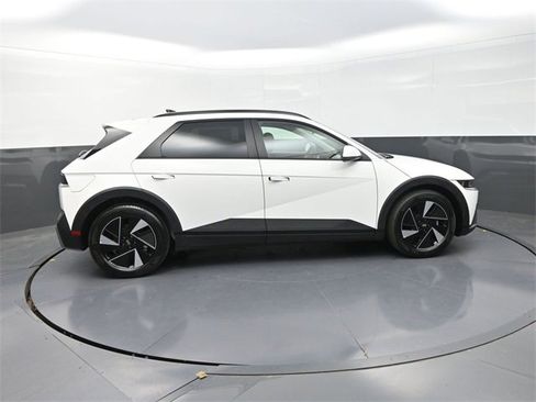 New 2025 Hyundai Ioniq 5 SEL image 9