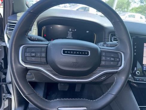 Used 2024 Jeep Wagoneer Series II w/ Flexible Seating Group RWD image 10