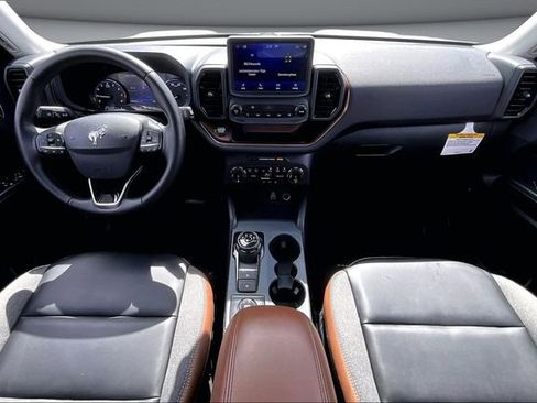 Used 2024 Ford Bronco Sport Outer Banks image 7