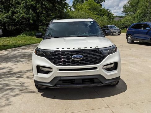 Used 2023 Ford Explorer ST-Line w/ Class IV Trailer Tow Package AWD/4WD image 8