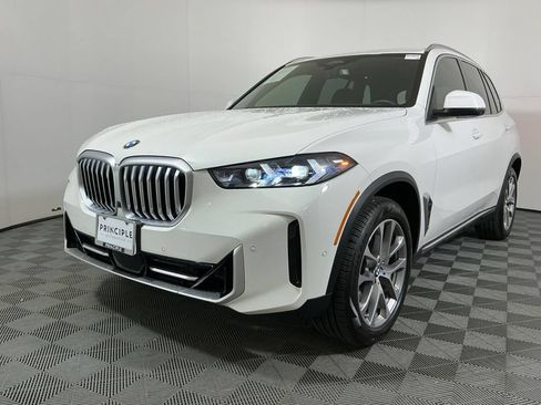 Certified 2026 BMW X5 sDrive40i w/ Climate Comfort Package RWD image 2
