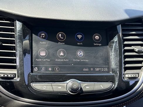 Used 2022 Chevrolet Trax LT w/ LT Convenience Package AWD/4WD image 24
