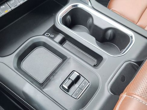 Used 2024 GMC Sierra 2500 Denali Ultimate image 16