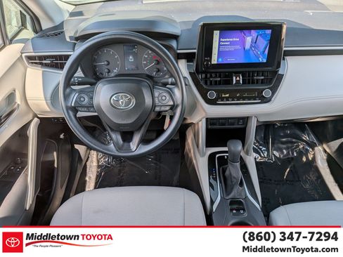 Used 2025 Toyota Corolla Cross L AWD/4WD image 31