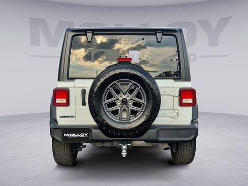 Used 2024 Jeep Wrangler Unlimited Sport AWD/4WD image 4