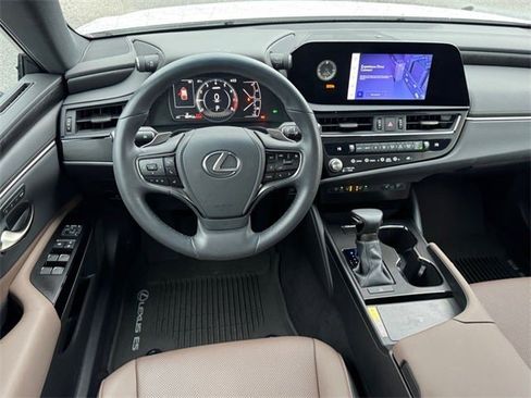 Used 2024 Lexus ES 350 w/ Premium Package image 11