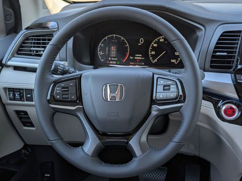 New 2026 Honda Odyssey Touring image 17