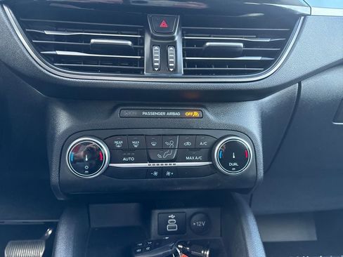 Used 2025 Ford Escape Active image 18