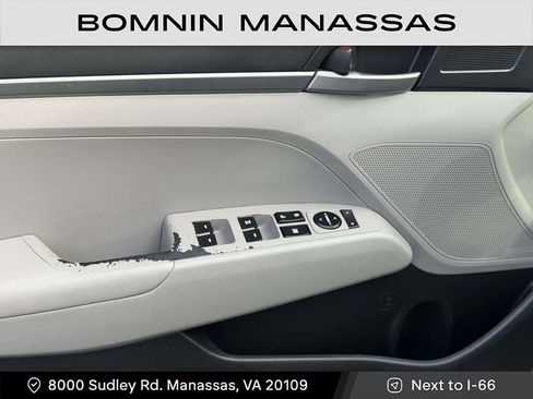 Used 2017 Hyundai Elantra SE image 13