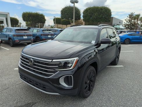 New 2025 Volkswagen Atlas SE image 10