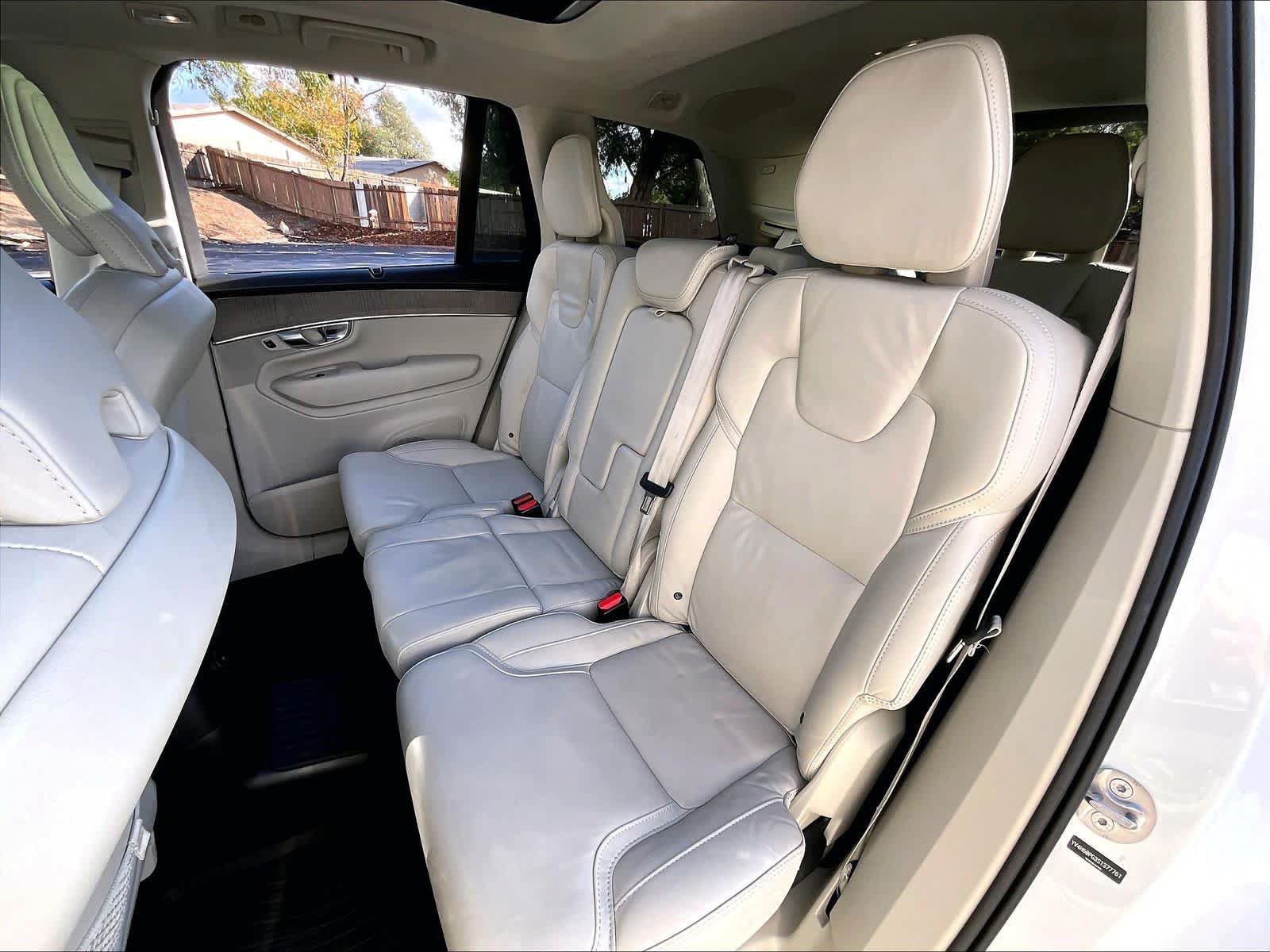 Used 2025 Volvo XC90 T8 Ultra w/ Protection Package Premier AWD/4WD image 30