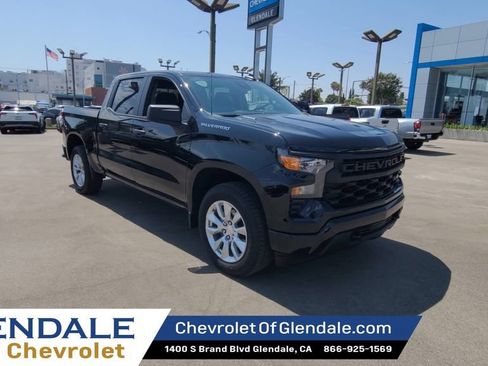 Certified 2025 Chevrolet Silverado 1500 Custom RWD image 3