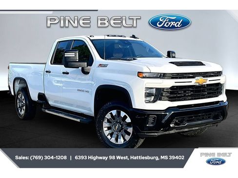 Used 2024 Chevrolet Silverado 2500 Custom w/ Custom Convenience Package AWD/4WD image 1