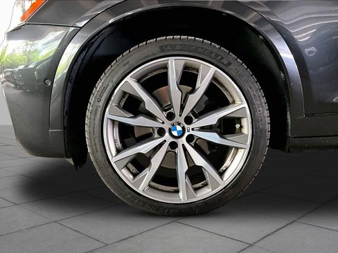 Used 2018 BMW X4 M40i image 10