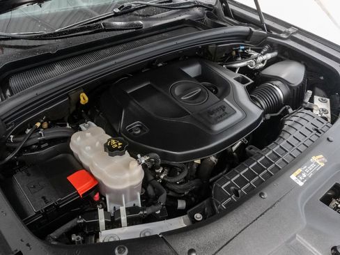 Certified 2021 Jeep Grand Cherokee L Overland w/ Luxury Tech Group IV AWD/4WD image 4