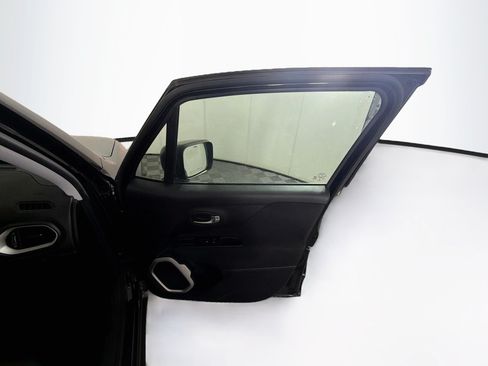 Used 2021 Jeep Renegade Sport FWD image 31