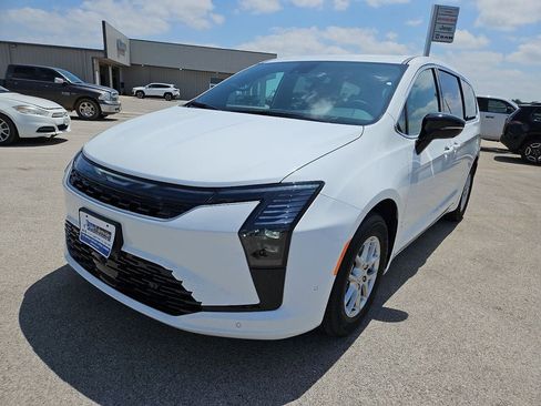 New 2027 Chrysler Pacifica Select FWD image 1