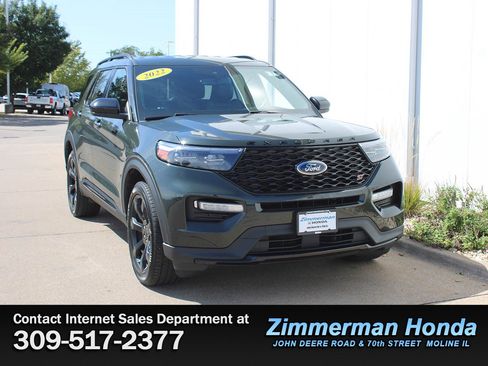 Used 2022 Ford Explorer ST w/ ST Street Pack AWD/4WD image 3