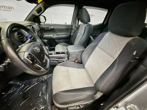 Used 2021 Toyota Tacoma TRD Off-Road AWD/4WD image 20