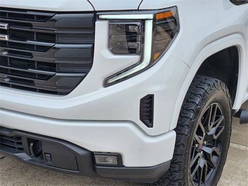 Used 2023 GMC Sierra 1500 Elevation w/ X31 Off-Road Package image 9