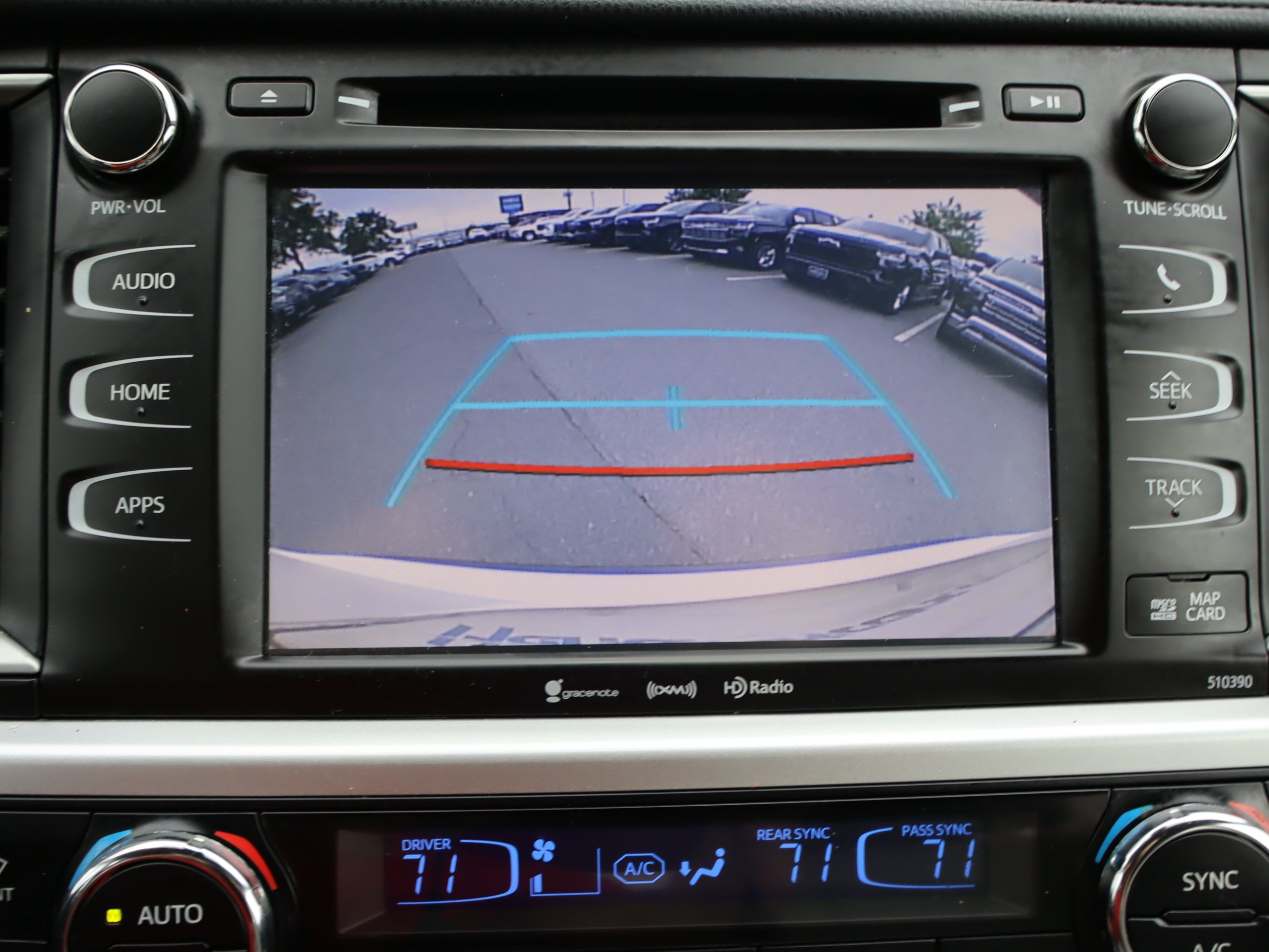 Used 2019 Toyota Highlander XLE FWD image 28
