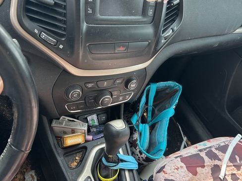 Used 2016 Jeep Cherokee Latitude image 6