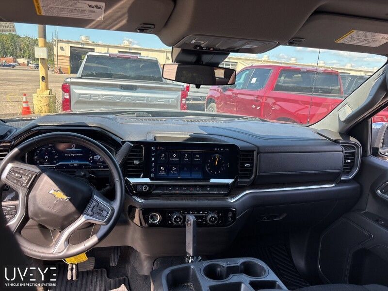 Used 2024 Chevrolet Silverado 1500 LT AWD/4WD image 8