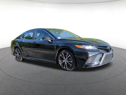 Used 2019 Toyota Camry SE w/ Convenience Package FWD image 7