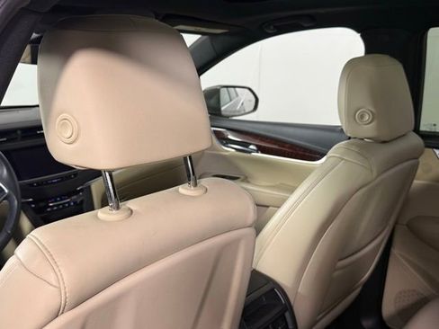 Used 2018 Cadillac XT5 Luxury w/ Driver Awareness Package AWD/4WD image 24