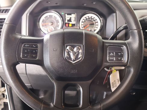 Used 2018 RAM 2500 Tradesman w/ Chrome Appearance Group AWD/4WD image 3