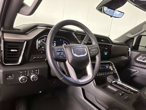 Used 2025 GMC Sierra 2500 Denali w/ Denali Reserve Package AWD/4WD image 13