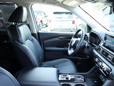Used 2023 Honda Pilot Elite image 8