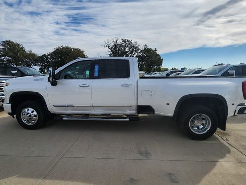 Certified 2024 Chevrolet Silverado 3500 High Country w/ Technology Package image 7