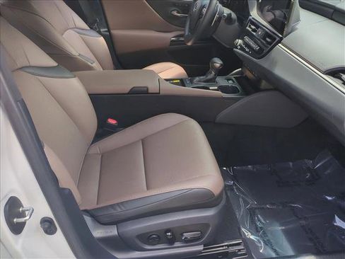 Used 2025 Lexus ES 300h w/ Premium Package FWD image 22