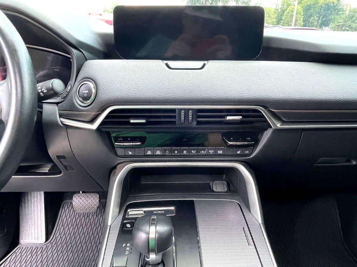 Used 2024 MAZDA CX-90 Plug-In Hybrid w/ Preferred AWD/4WD image 12