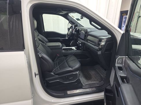 Used 2025 Ford F250 Platinum image 8